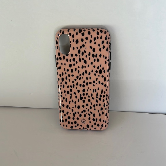 Velvet Caviar Other - Velvet Caviar IPhone X Nude Black Spotted Cheetah Case